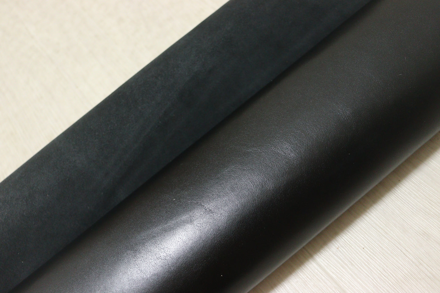 ds50円!イタリアンレザー オイルヌメ ブラック スムース加工 180ds