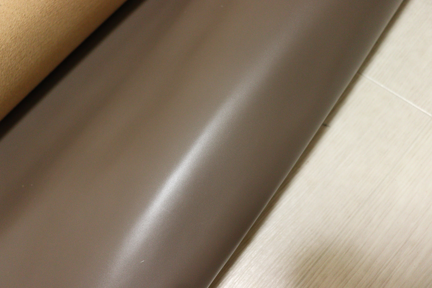 ds28円!新入荷!顔料仕上げ モカグレー スムース加工 200ds