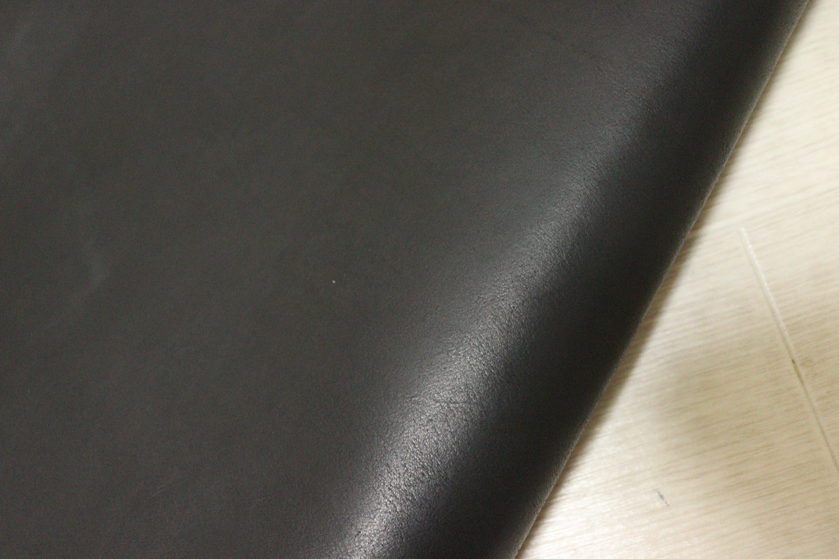 ds68円!イタリアンレザー オイルヌメ ブラック ショルダー スムース加工 132ds