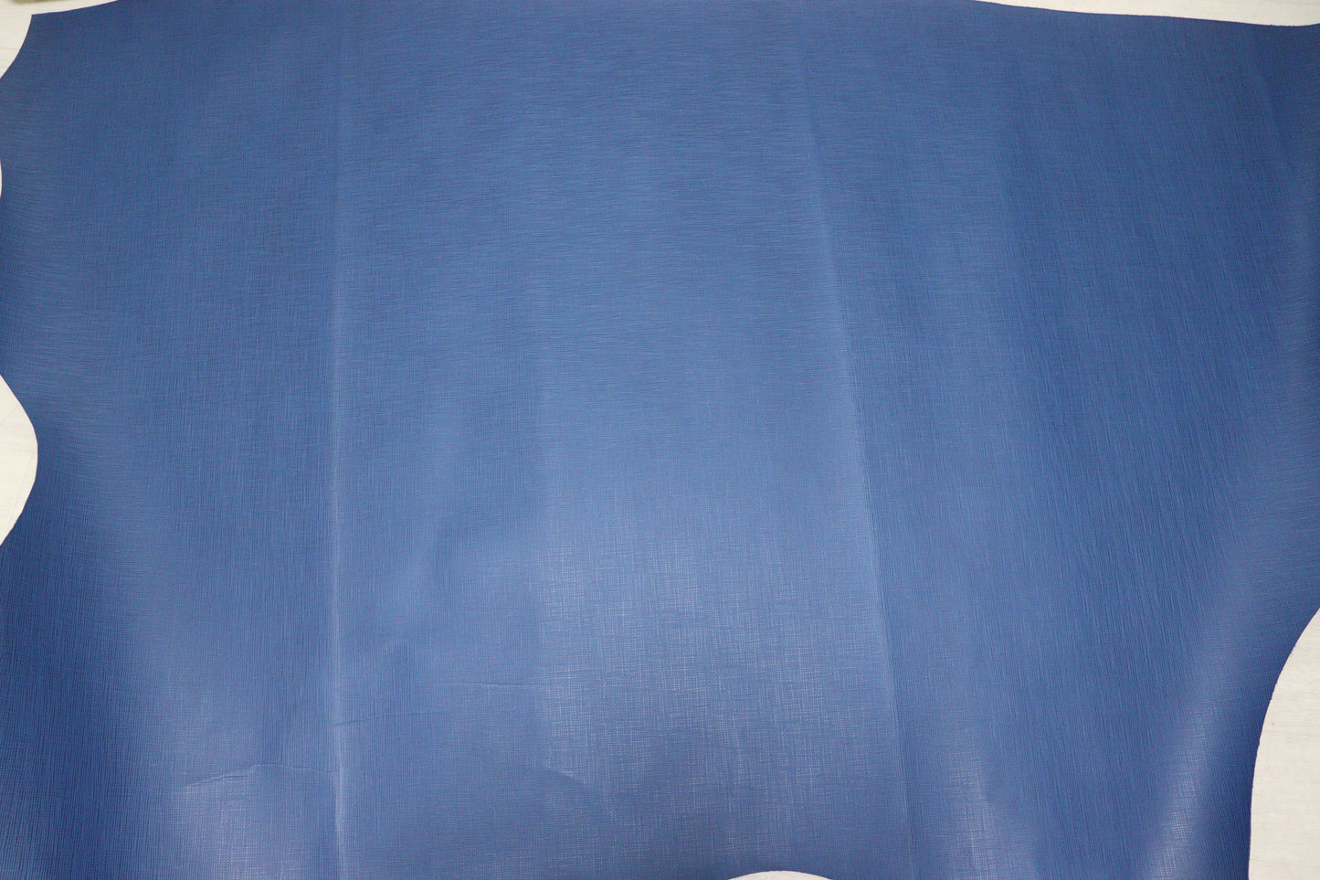 ds28円!新入荷!姫路レザー 顔料仕上げ エンボス加工 サファイア 250ds