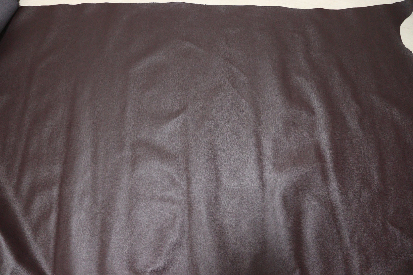 ds28円!新入荷!顔料仕上げ ボルドーブラウン シボ型押し 300ds