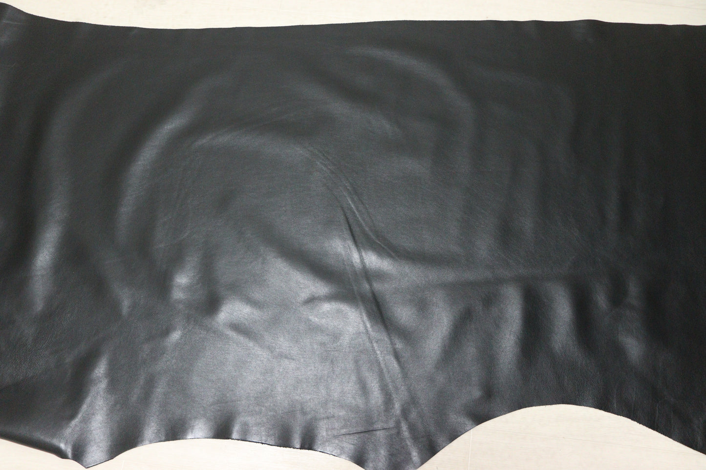 ds50円!イタリアンレザー オイルヌメ ブラック スムース加工 200ds