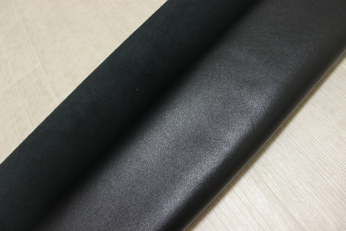 ds50円!イタリアンレザー スムース加工 ヌメ革 ブラック 165ds