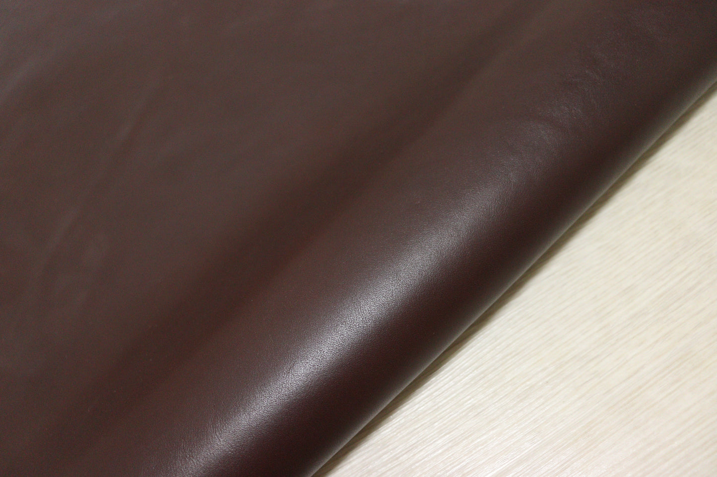 ds50円!イタリアンレザー ボルドーブラウン ヌメ革 ボルドーブラウン 200ds