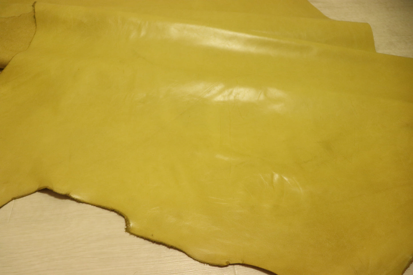ds28円!新入荷!イタリアンレザー やや訳あり オイルワックス イエロー スムース加工 290ds