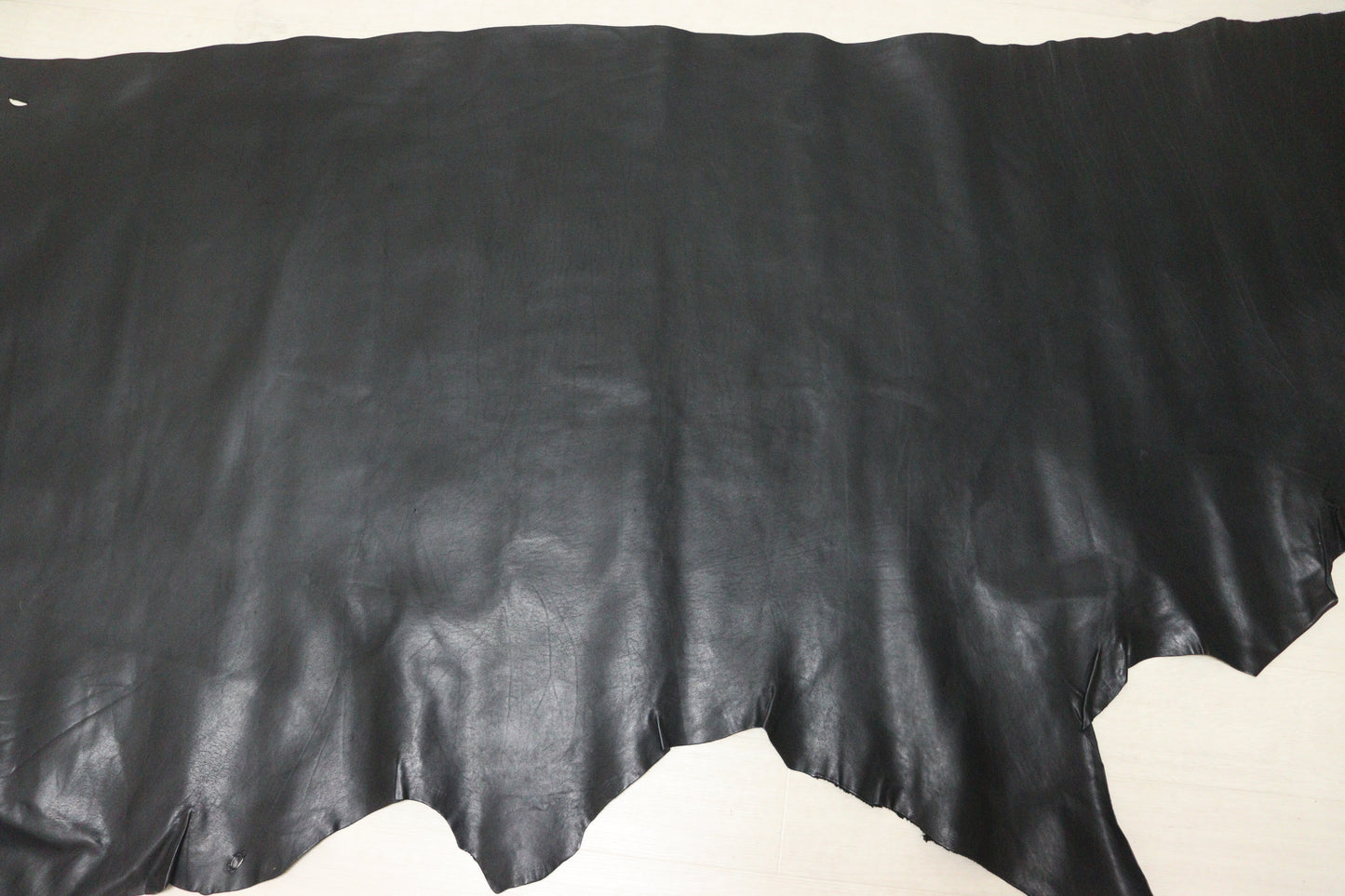 ds50円!イタリアンレザー オイルヌメ ブラック ナッパ 200ds