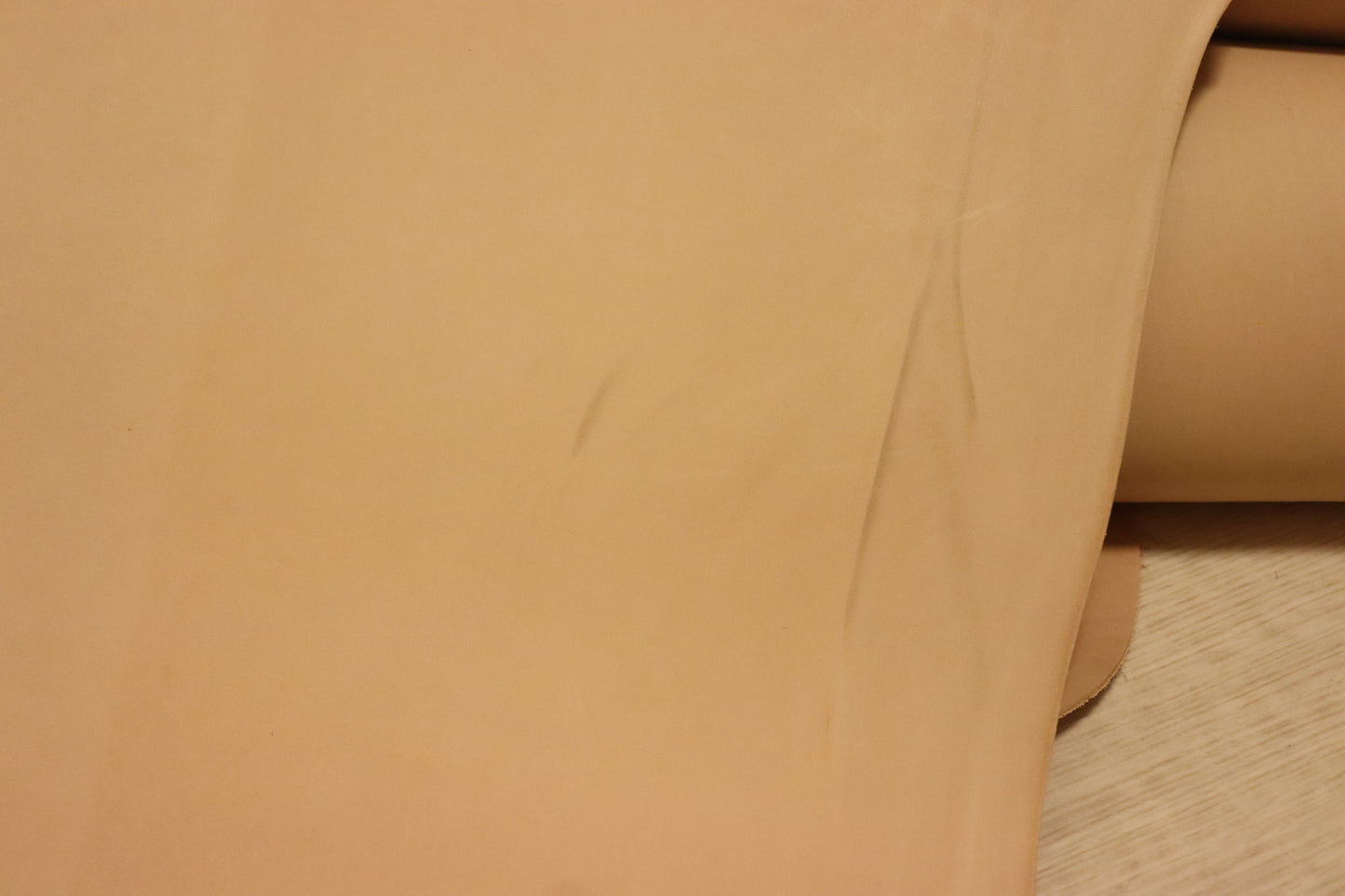 ds40円!新入荷!やや訳あり 厚手ヌメ 生成り 素上げ 187ds