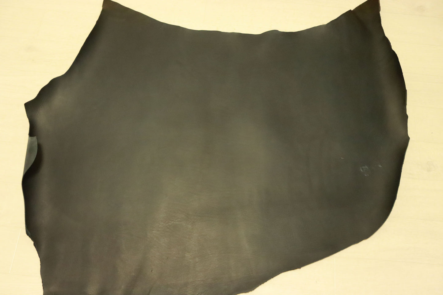 ds83円!新入荷!上質!オットチェント社 オイルヌメ ショルダー ネイビー 105ds