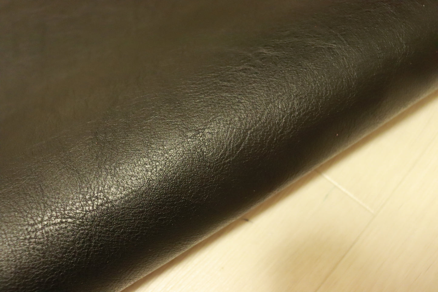 ds70円!新入荷!上質!オイルヌメ ダコタ ショルダー ブラック 124ds