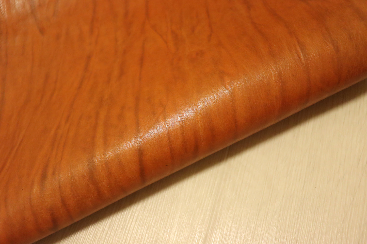 ds30円!新入荷!絞り加工 イエローキャメル アニリン仕上げ ヌメ革 111ds