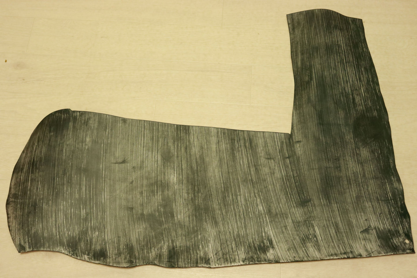 ds150円!新入荷!上質!ブライドルレザー グリーン ハギレ ヌメ革 45ds