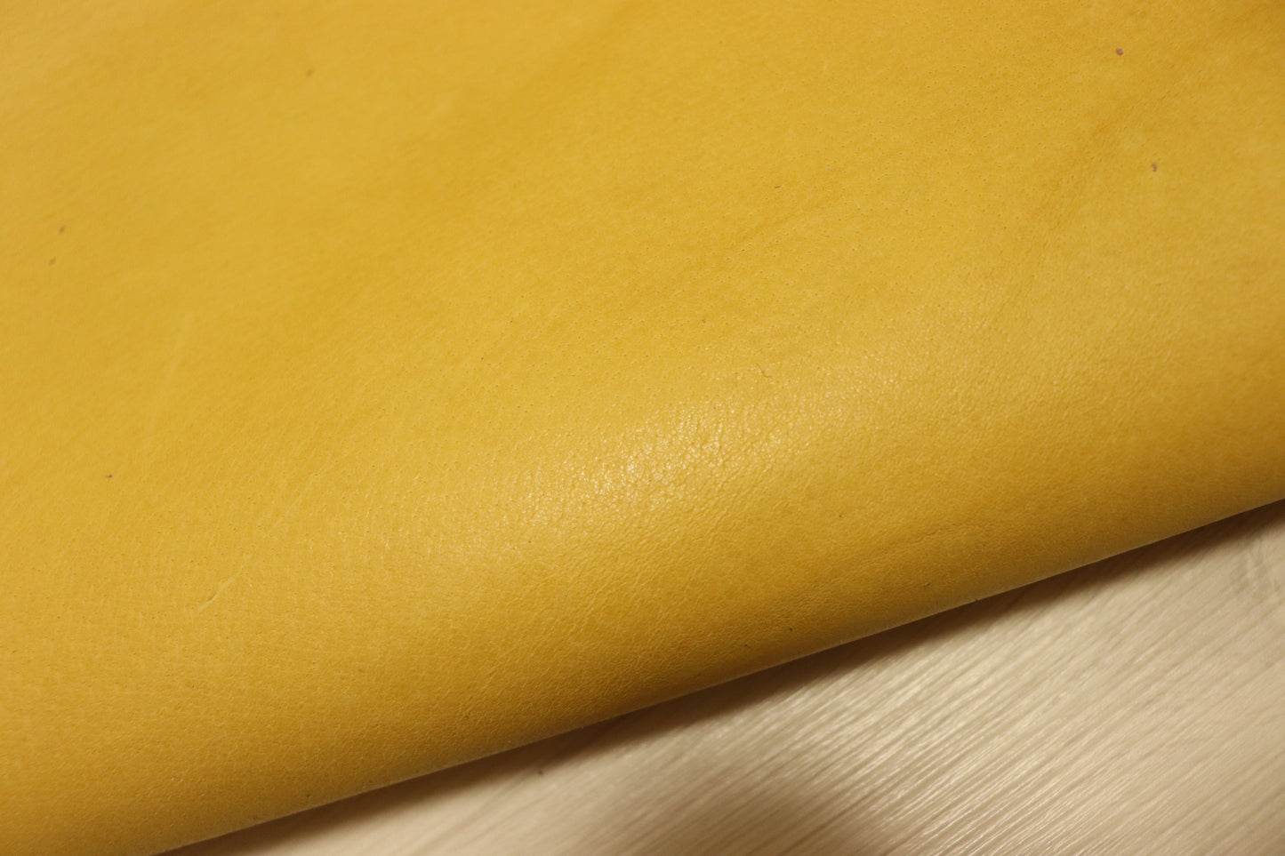ds25円!新入荷!ピックスキン スムース加工 マスタードイエロー 158ds