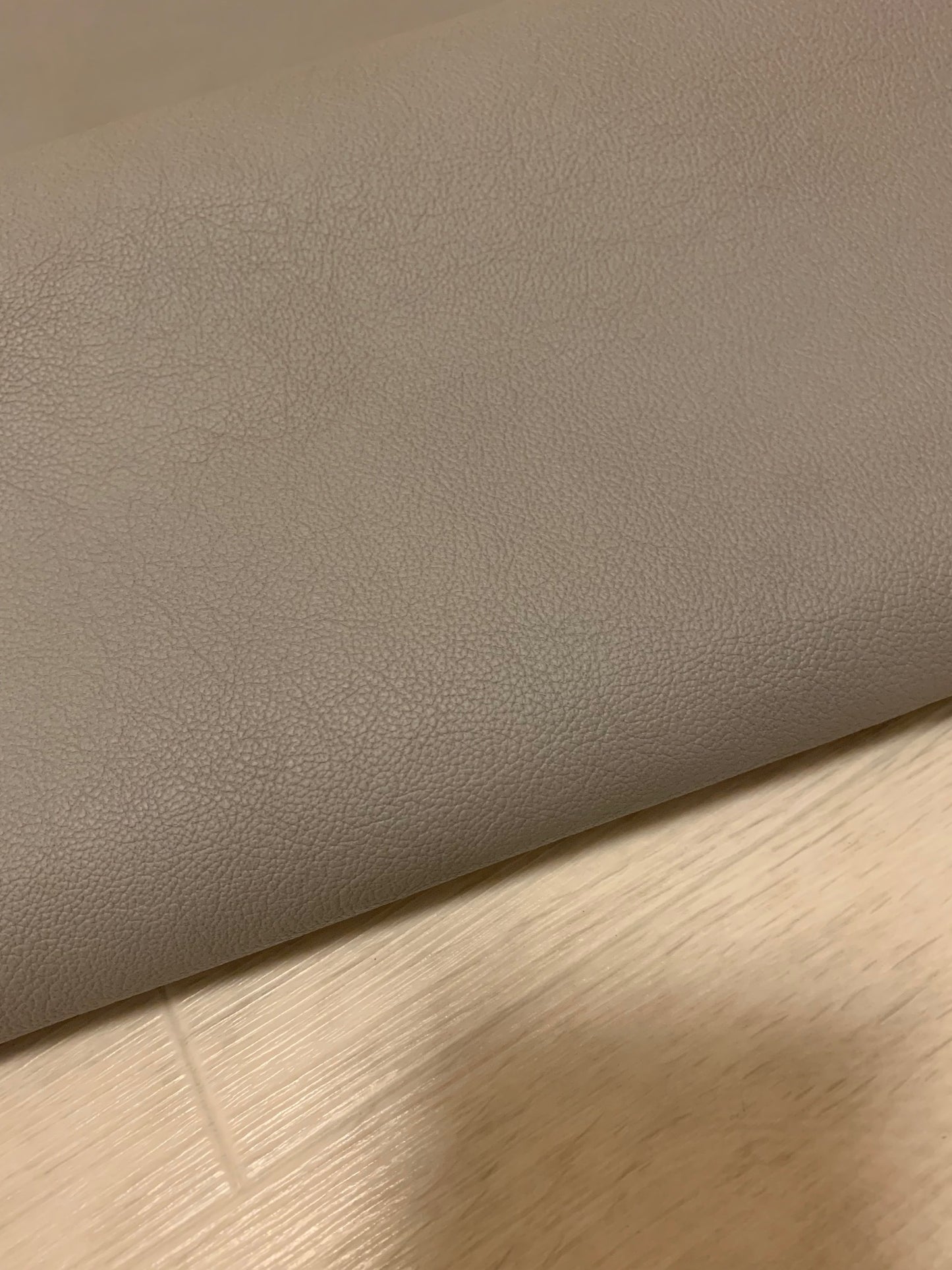 ds28円!新入荷!イタリアンレザー 弱シュリンク加工 グレー 266ds