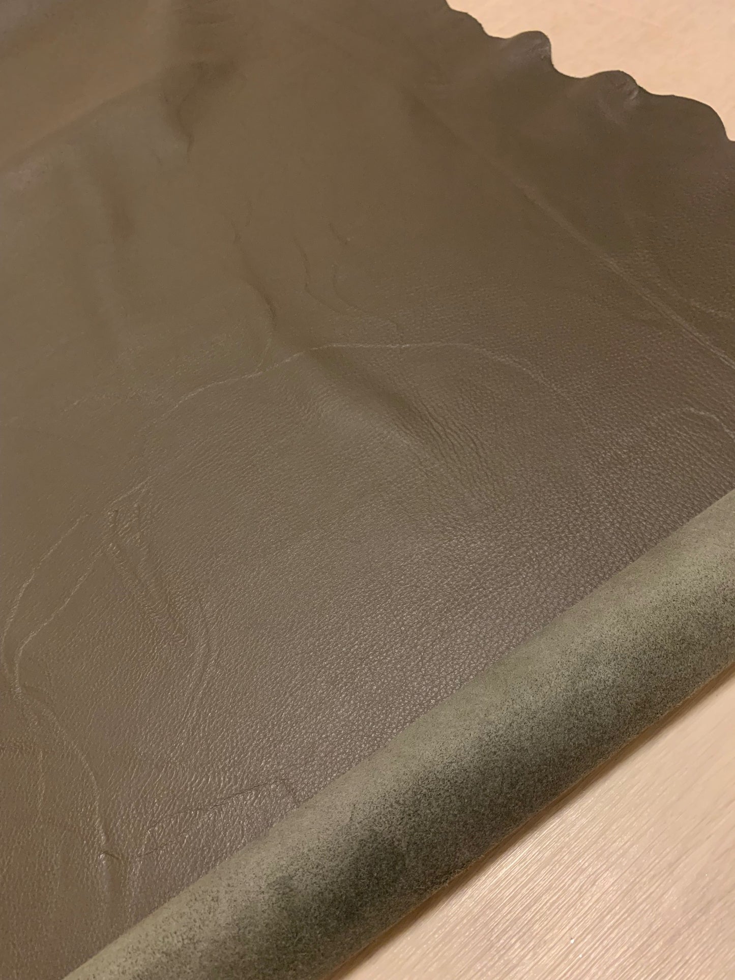 ds25円!新入荷!訳あり イタリアンレザー もちもち シボ型押し ダークグレー 225ds