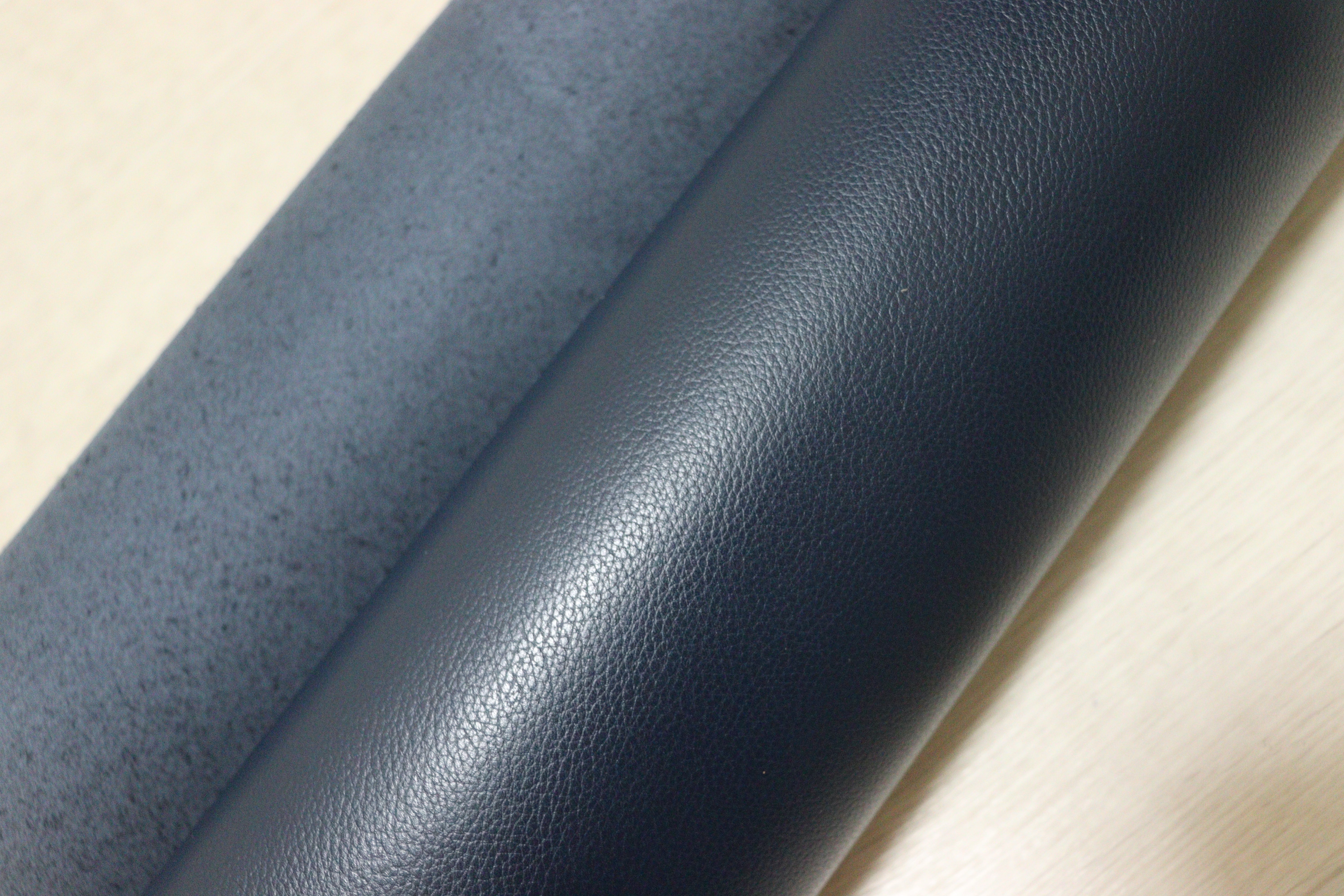 高級毛皮　オーダーメイド　紺色　ノーブランド ds28円！新入荷！顔料仕上げ ネイビー シボ型押し 230ds – 【レザー