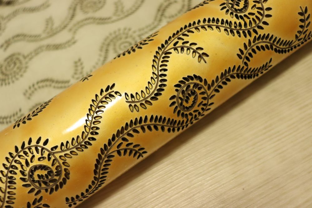 ds28円!新入荷!エナメル パンチ型押し イエロー 124ds