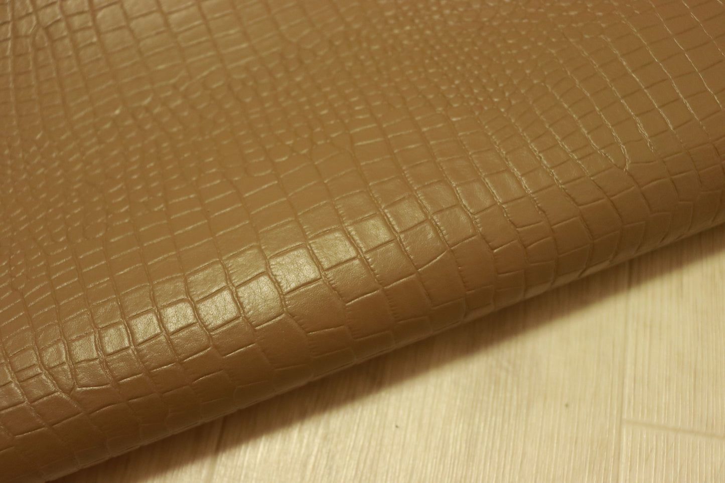 ds25円!新入荷!モカブラウン フランスワニ クロコ型押し 290ds