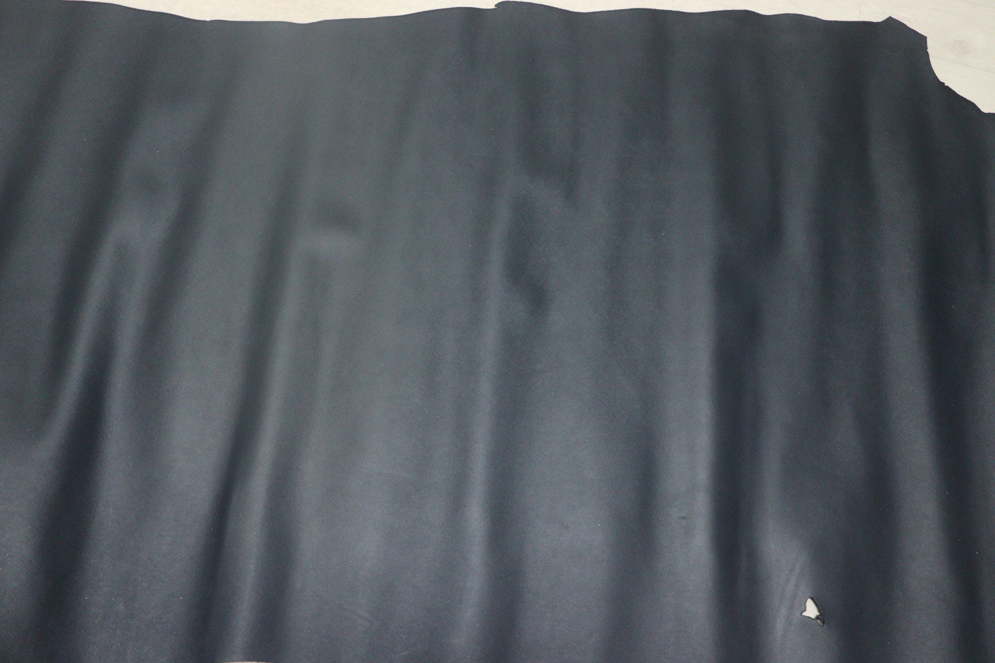 ds28円!新入荷!絹目型押し ネイビー 顔料仕上げ 230ds