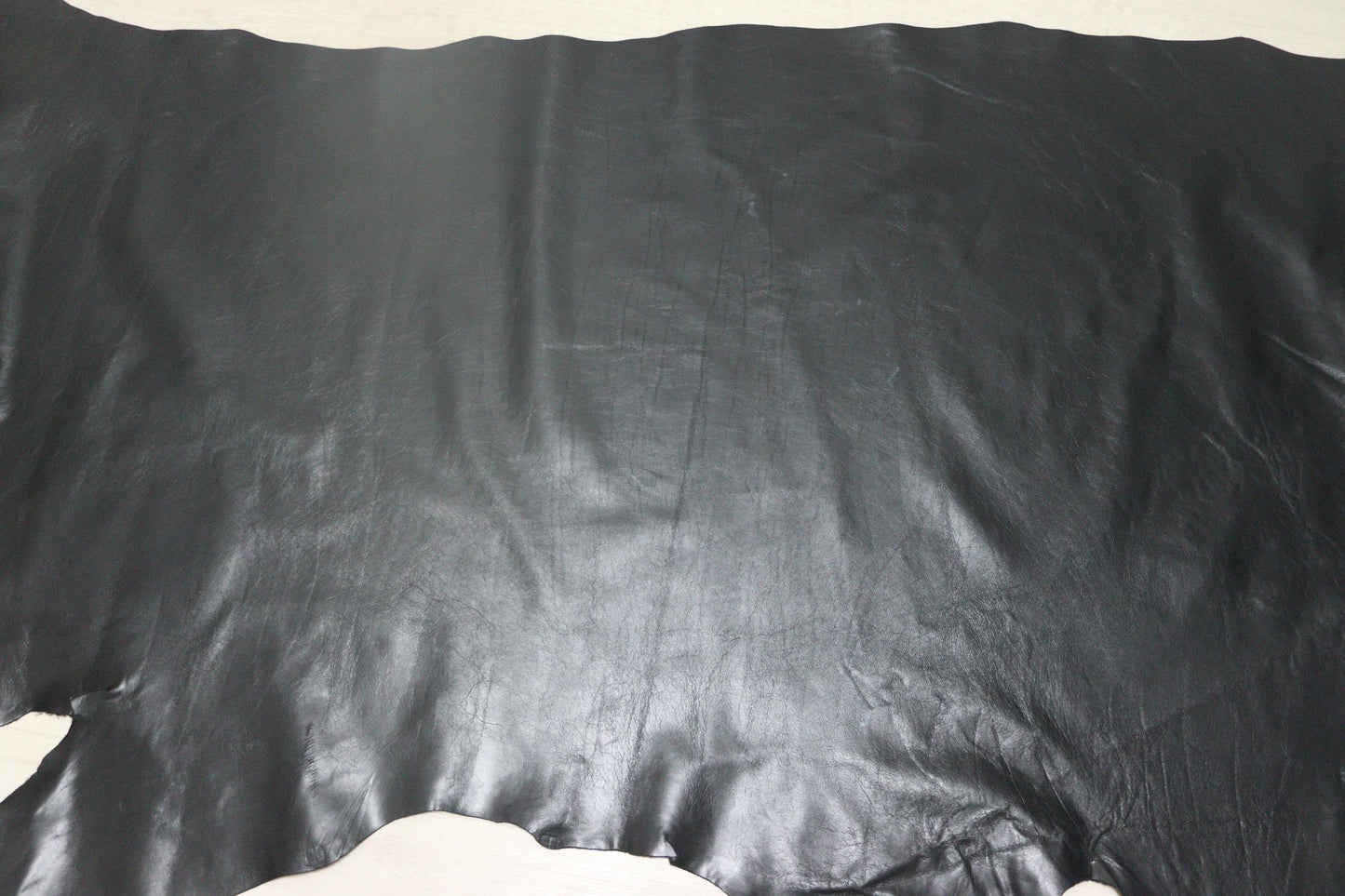 ds45円!イタリアンレザー オイルナッパ ブラック ヌメ革 200ds