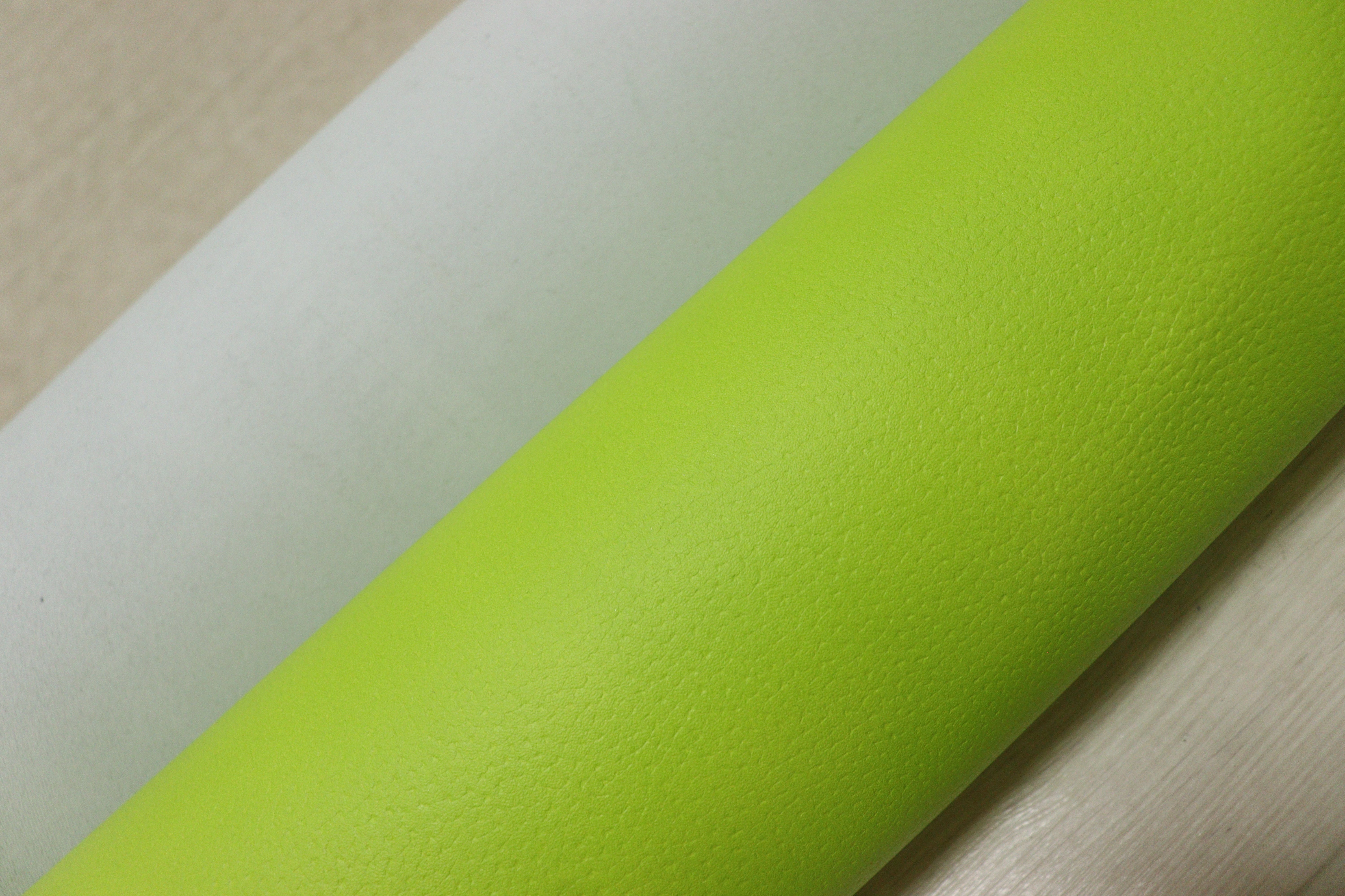 個性的なトリム　長さ約38ｍ88cm　緑色（黄緑に近い） ds30円！新入荷！ムラ染加工 キミドリ 顔料仕上げ シボ型押し 200ds
