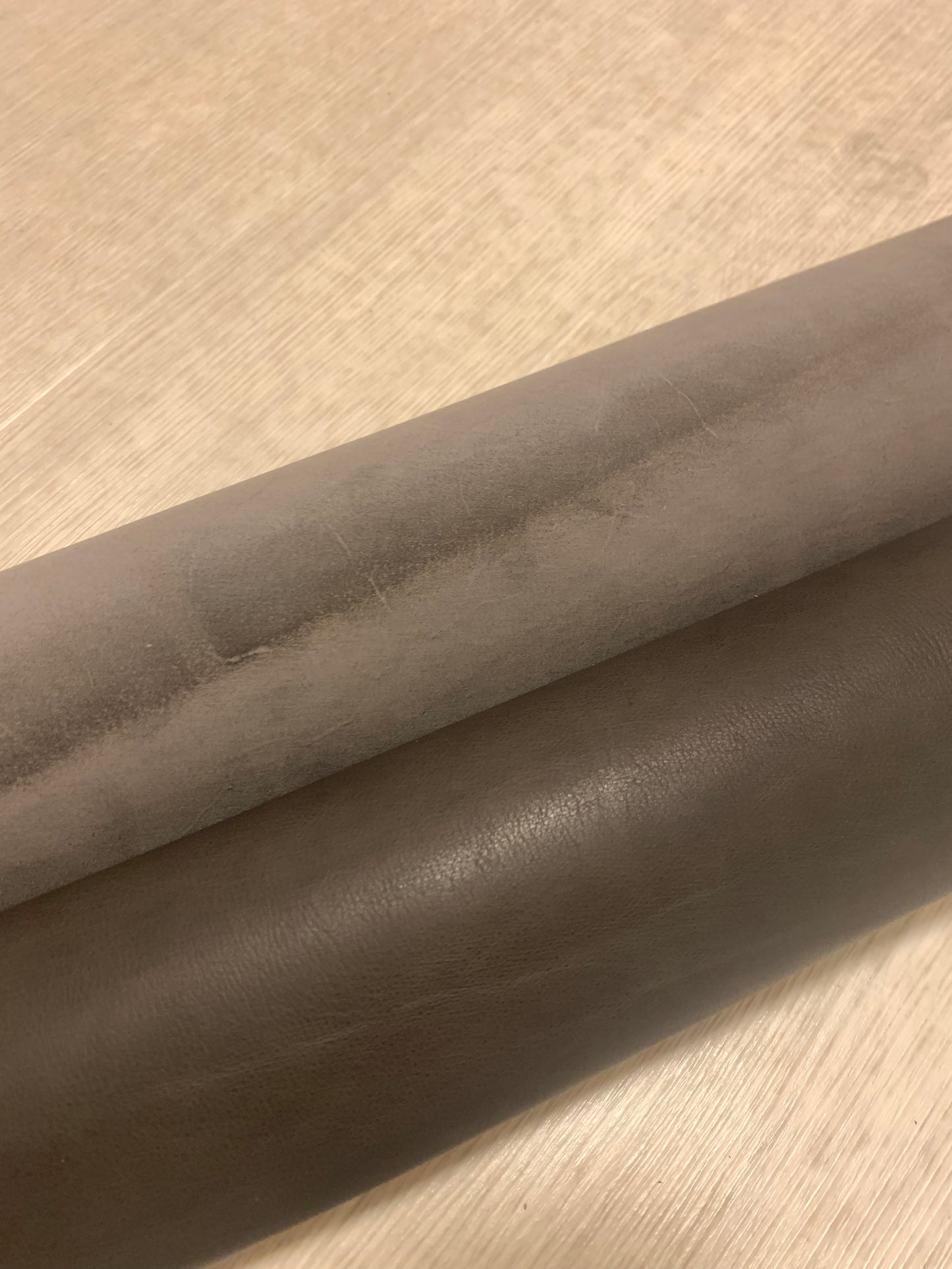 ds60円!新入荷!CONCERIA 800社 アッシュグレー系 スムース加工 キップ 107ds