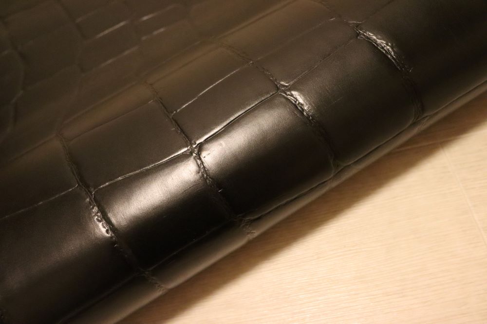 ds72円!イタリアンレザー ショルダー ブラック ヌメ革 クロコ型押し 125ds