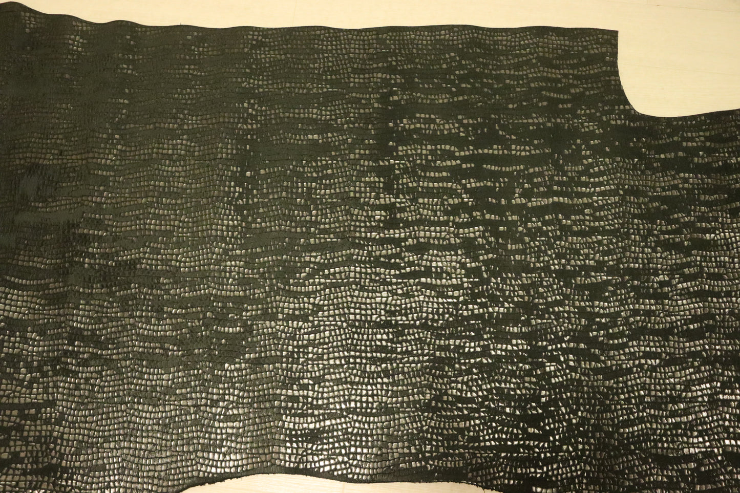 d72円!新入荷!特殊加工 オイルヌメ ショルダー クロコ型押し 130ds