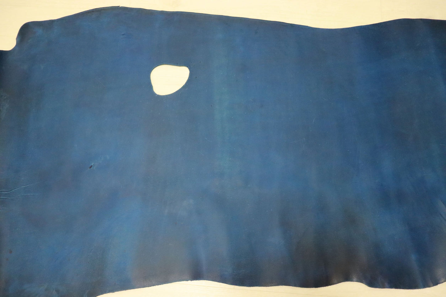 ds38円!定番制作に!Crazy Horseオイルプルアップ サファイア ヌメ革 179ds