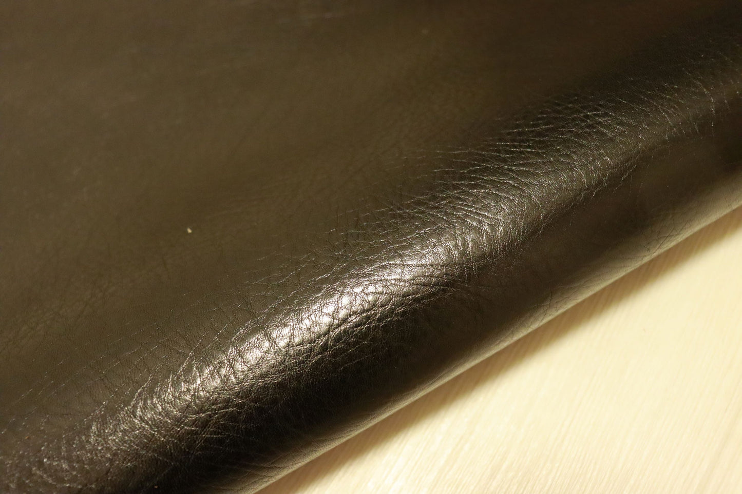 ds75円!新入荷!上質!ブラック オイルヌメ ショルダー 117ds