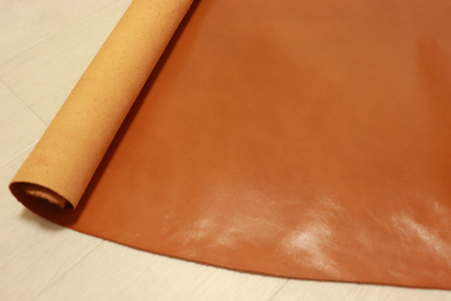 ds53円!新入荷!アニリン仕上げ オレンジキャメル ヌメ革 229ds