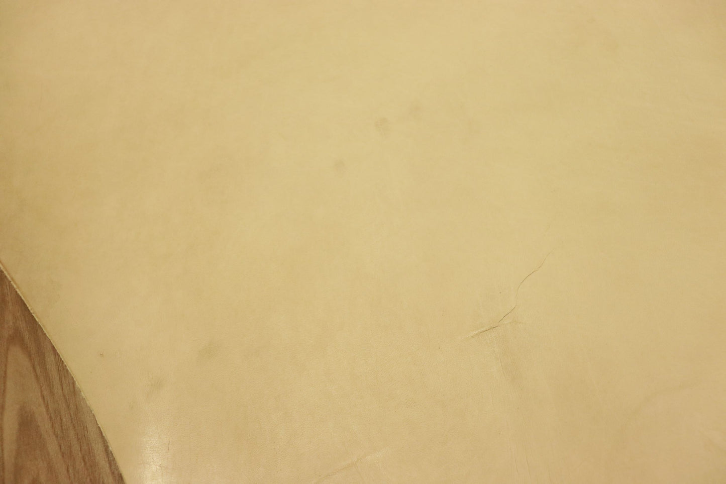 ds28円!訳あり・・裏地用 インドカーフ 生成り ヌメ革 112ds