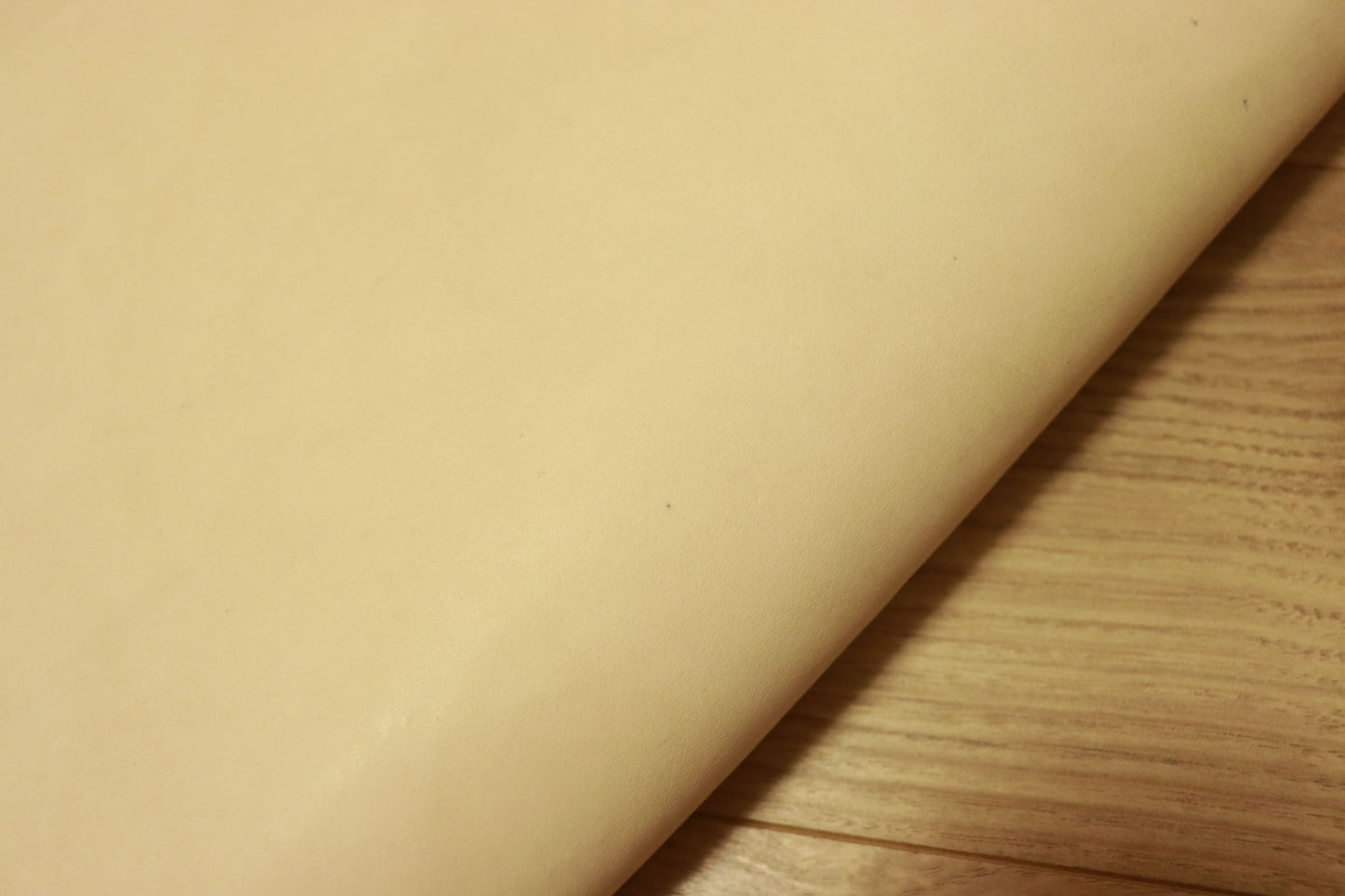 ds28円!訳あり・・インドカーフ 生成り ヌメ革 95ds