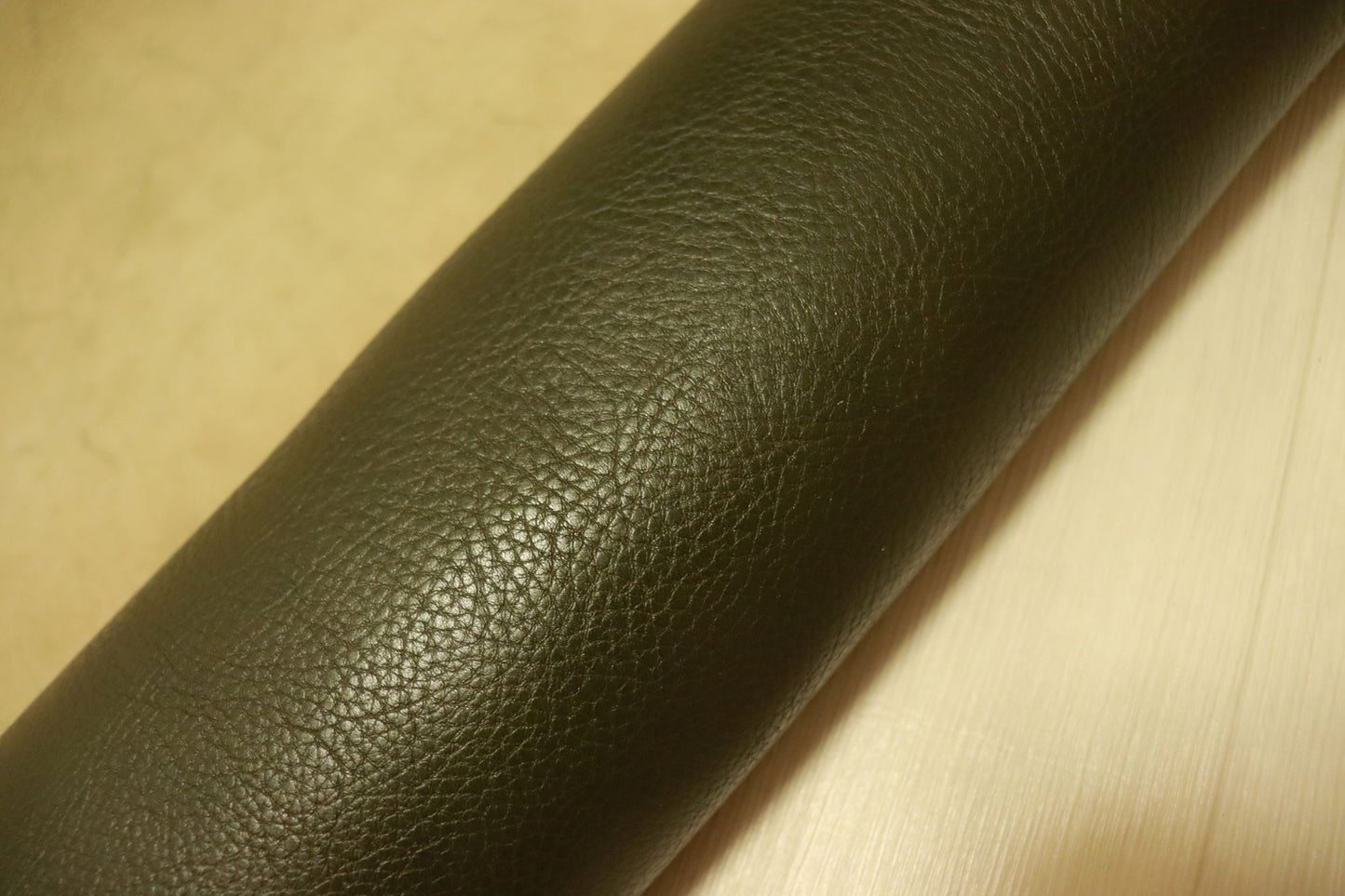 ds72円!新入荷!上質!オイルヌメ カーキ ショルダー 143ds