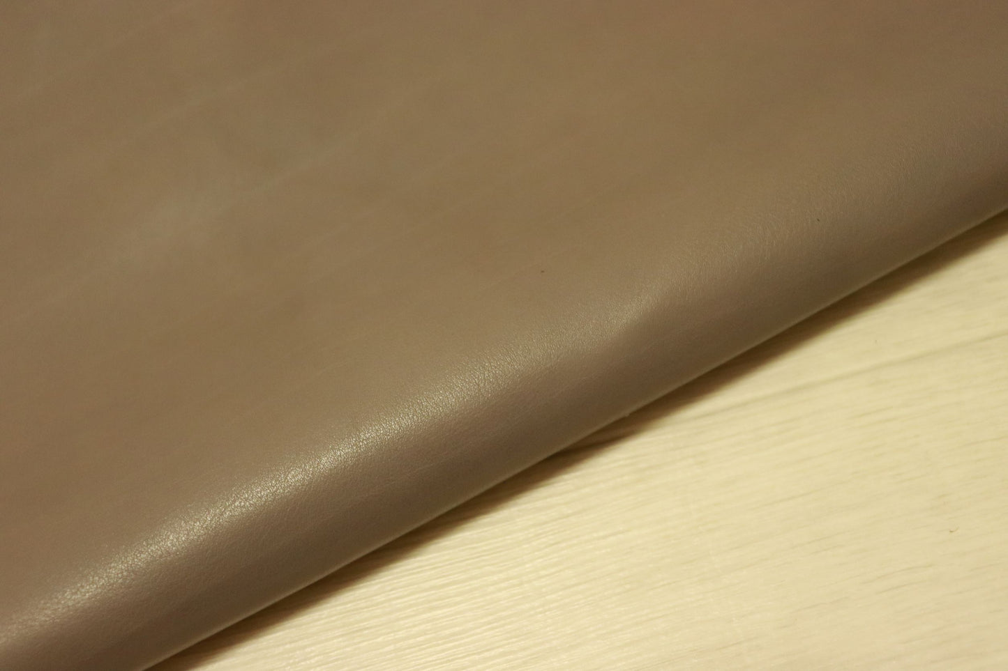 ds35円!SALE!INCAS社 カーフスキン ライトグレー スムース加工 140ds