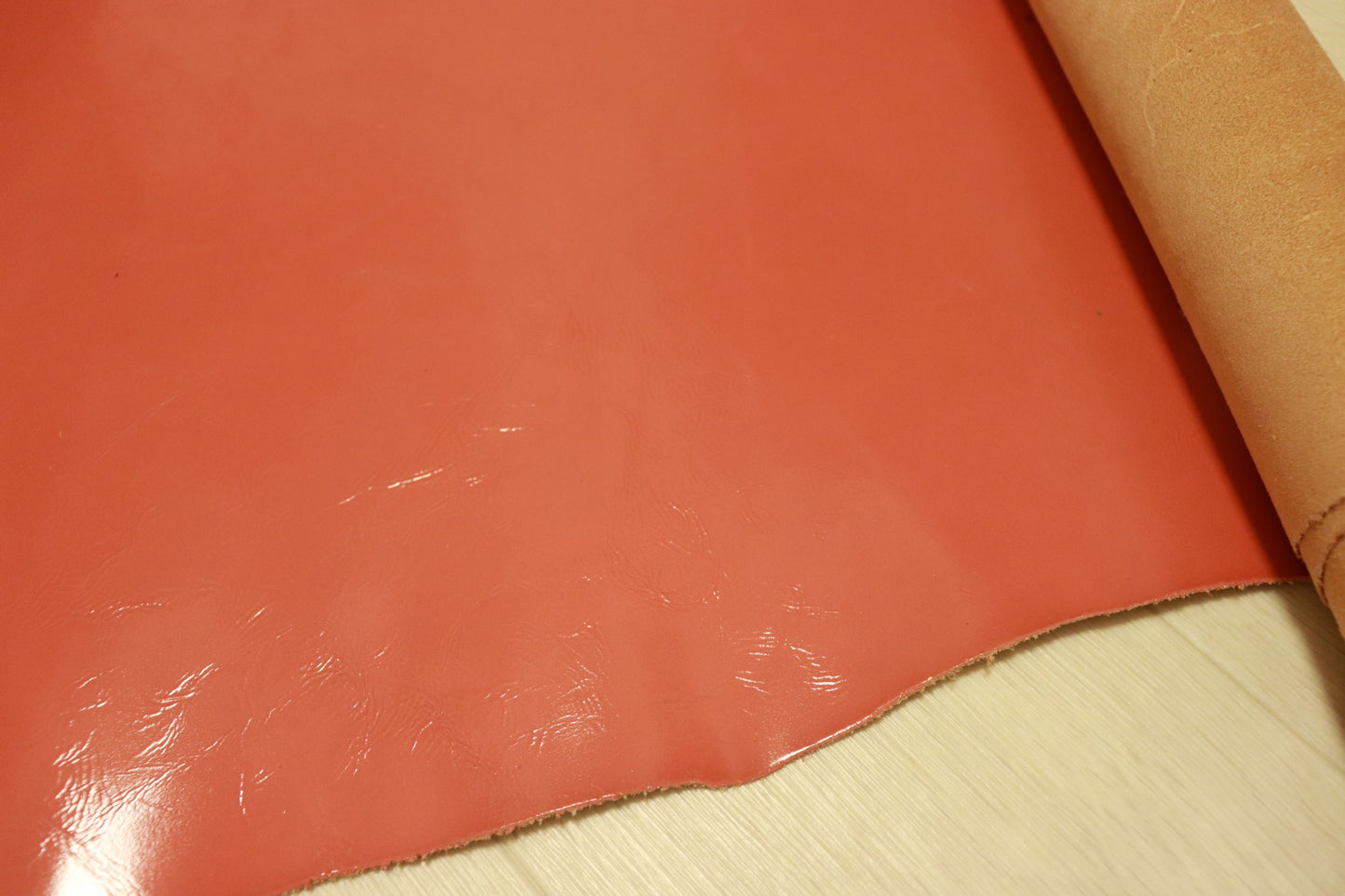 ds60円!SALE!上質!CONCERIA 800社 ガラス加工 ピンク系 ショルダー ヌメ革 129ds