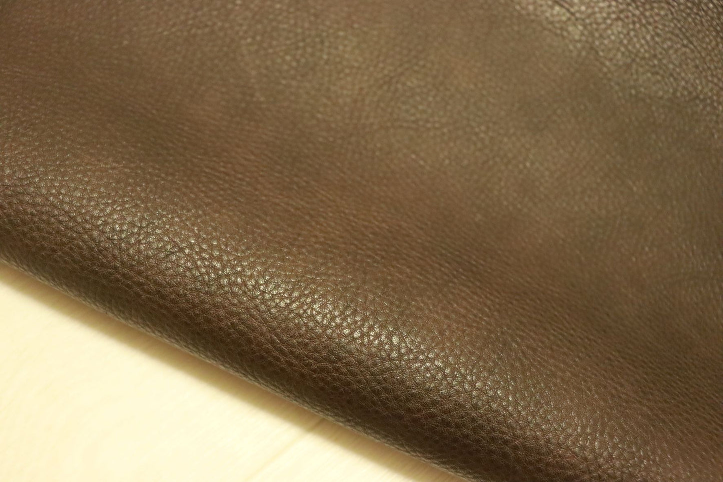 ds75円!上質!トスカーナ モチモチ シュリンク加工 セピアブラウン ショルダー ヌメ革 136ds