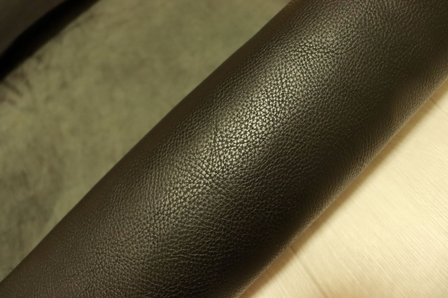 ds75円!新入荷!上質!オイルヌメ ブラック ショルダー 112ds シュリンク加工