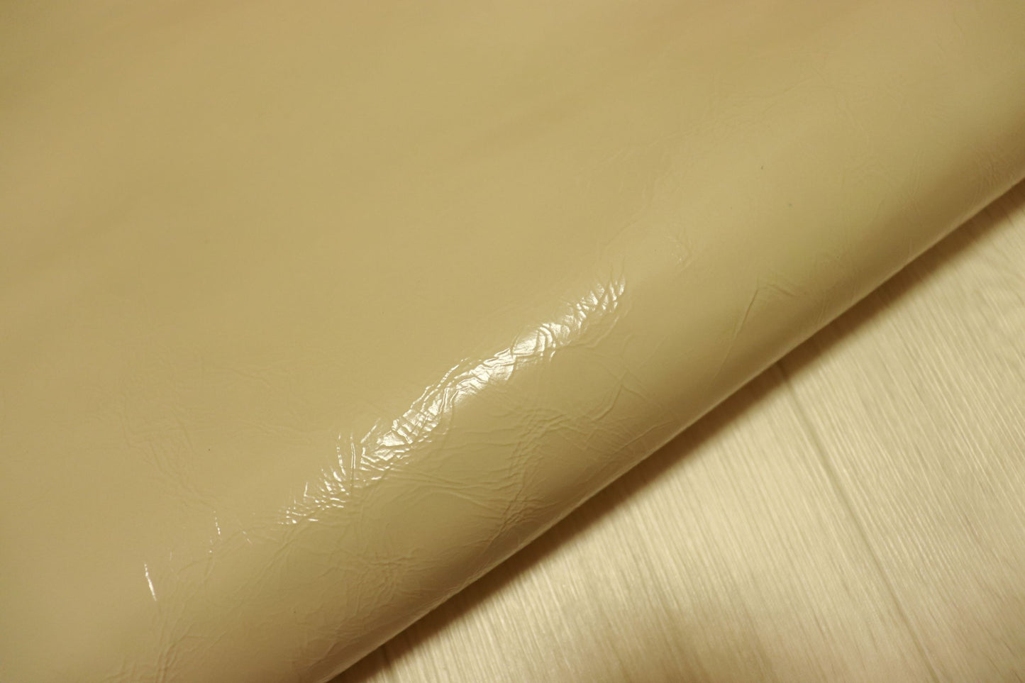 ds58円!新入荷!上質!CONCERIA 800社 ガラス加工 ベージュ ショルダー ヌメ革 165ds