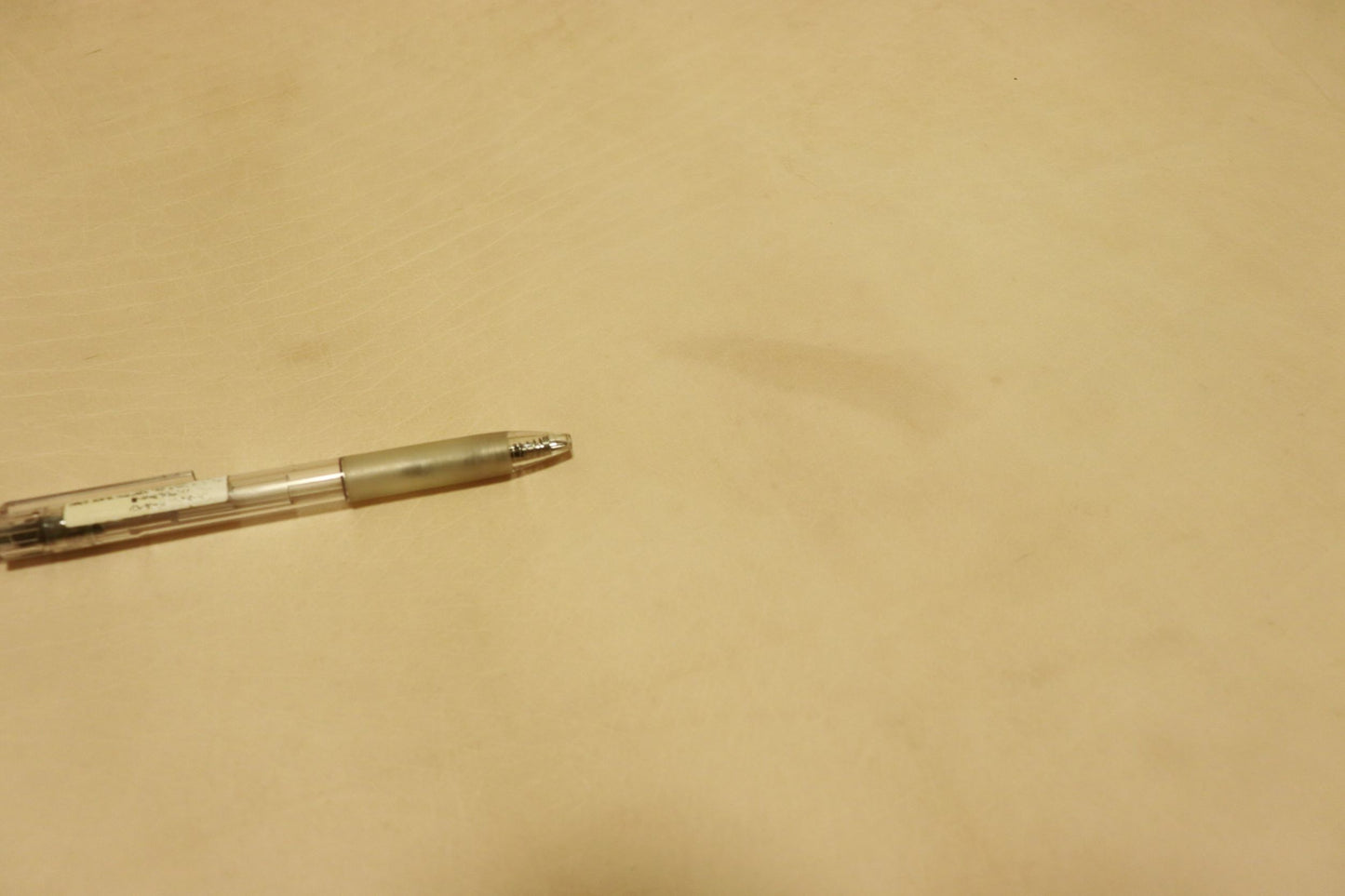 ds28円!訳あり・・インドカーフ 生成り ヌメ革 103ds