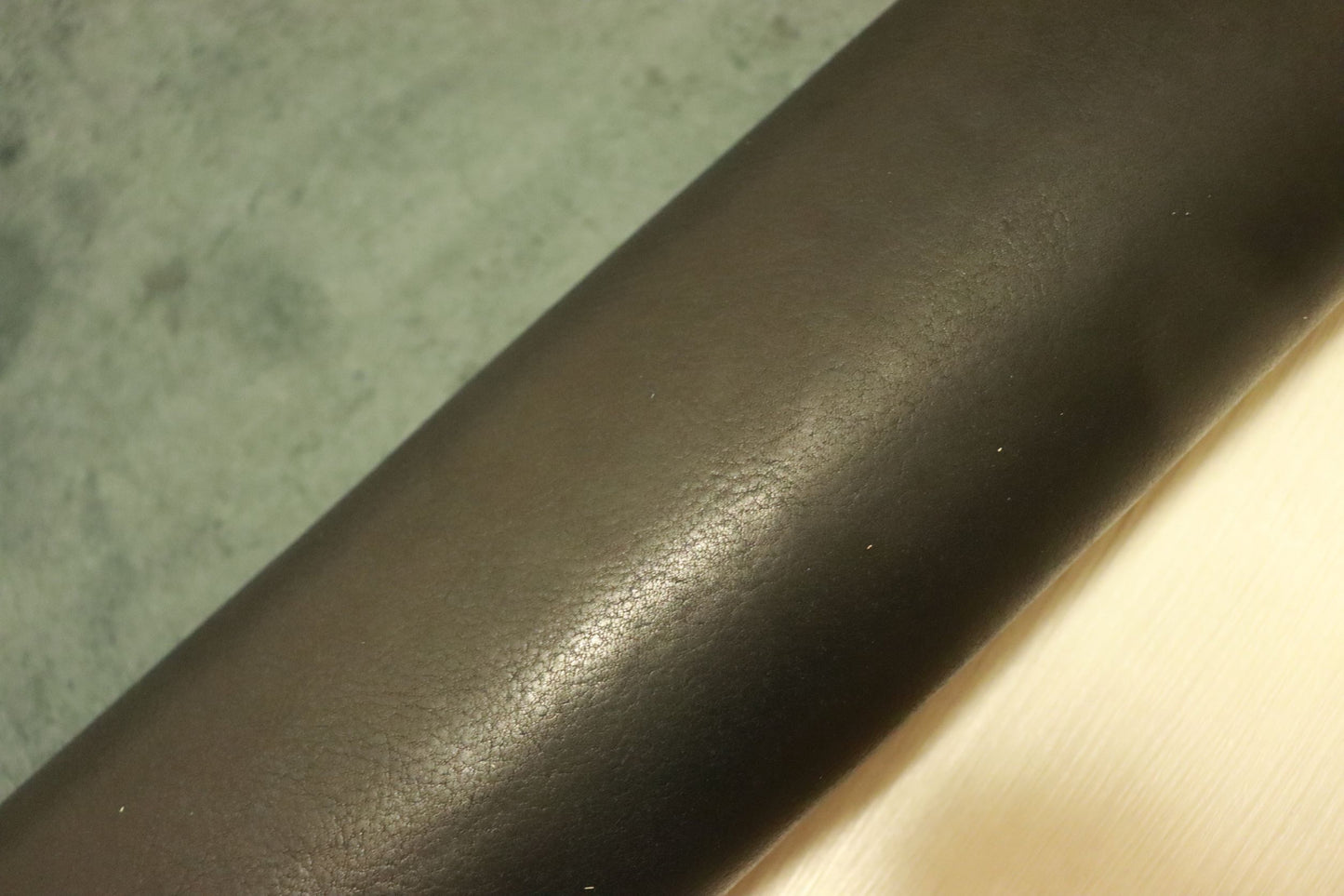 ds75円!新入荷!CONCERIA 800社 ブラック オイルヌメ ショルダー 91ds