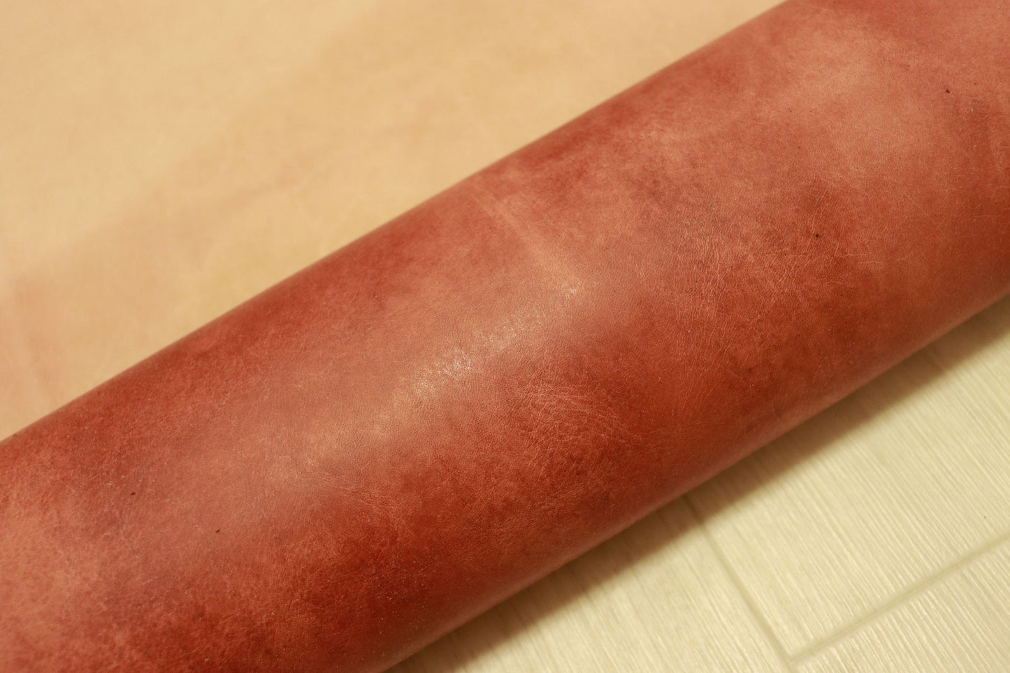 ds75円!新入荷!上質!indianred ムラ染加工 ショルダー ヌメ革 162ds