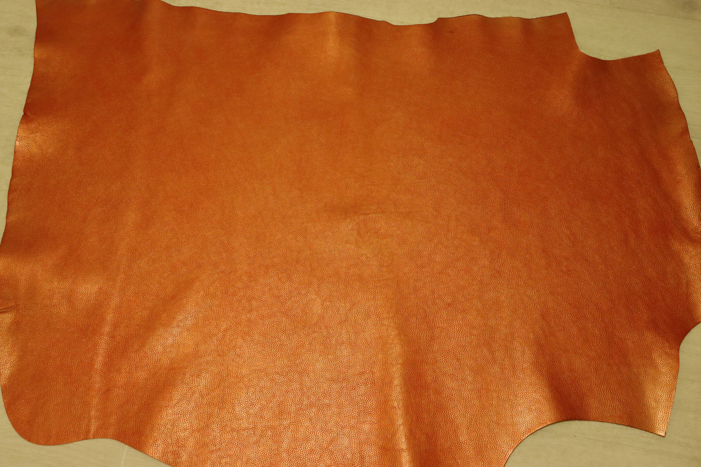 ds72円！イタリアンレザー　ショルダー　メタリックオレンジ　シボ型押し　119ds