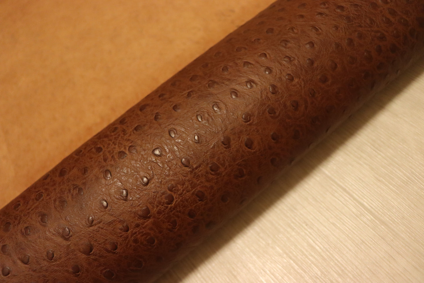 ds72円！イタリアンレザー　ショルダー　オースト型押し　ブラウン　146ds