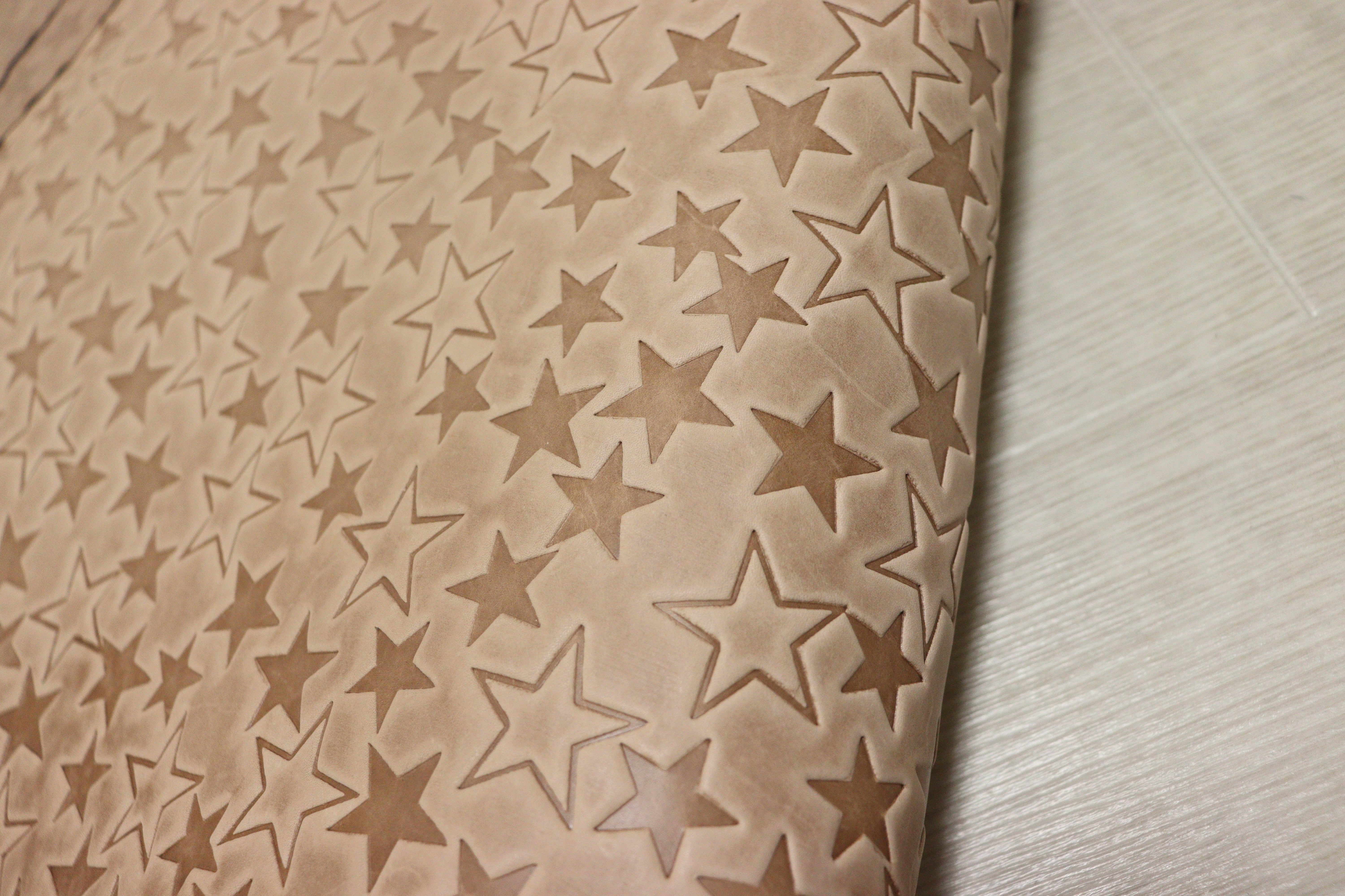 ヌメ太郎 ds35円！新入荷！スター型押し 生成り ヌメ革 80ds – 【レザークラフト