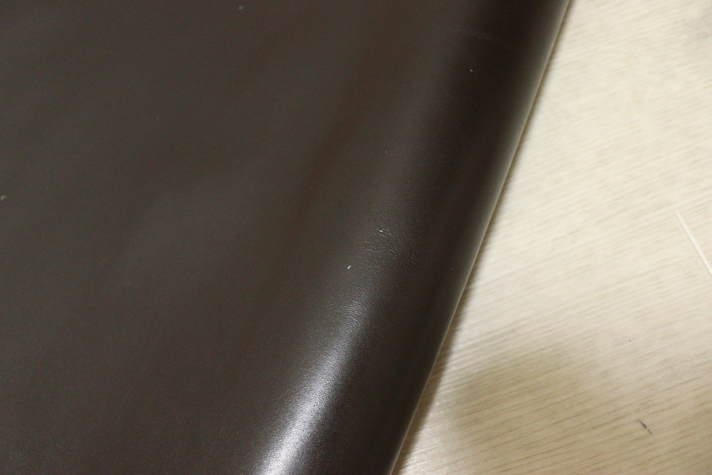 ds28円！イタリアンレザー　ダークブラウン　スムース加工　201ds