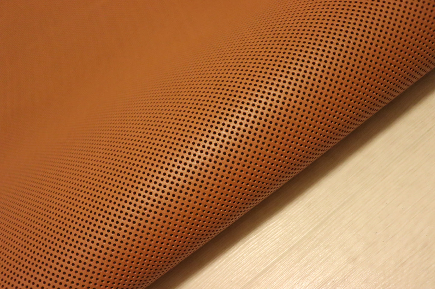 ds70円！イタリアンレザー　ITALPEL　オイルヌメ　ショルダー　パンチ型押し　キャメル　130ds