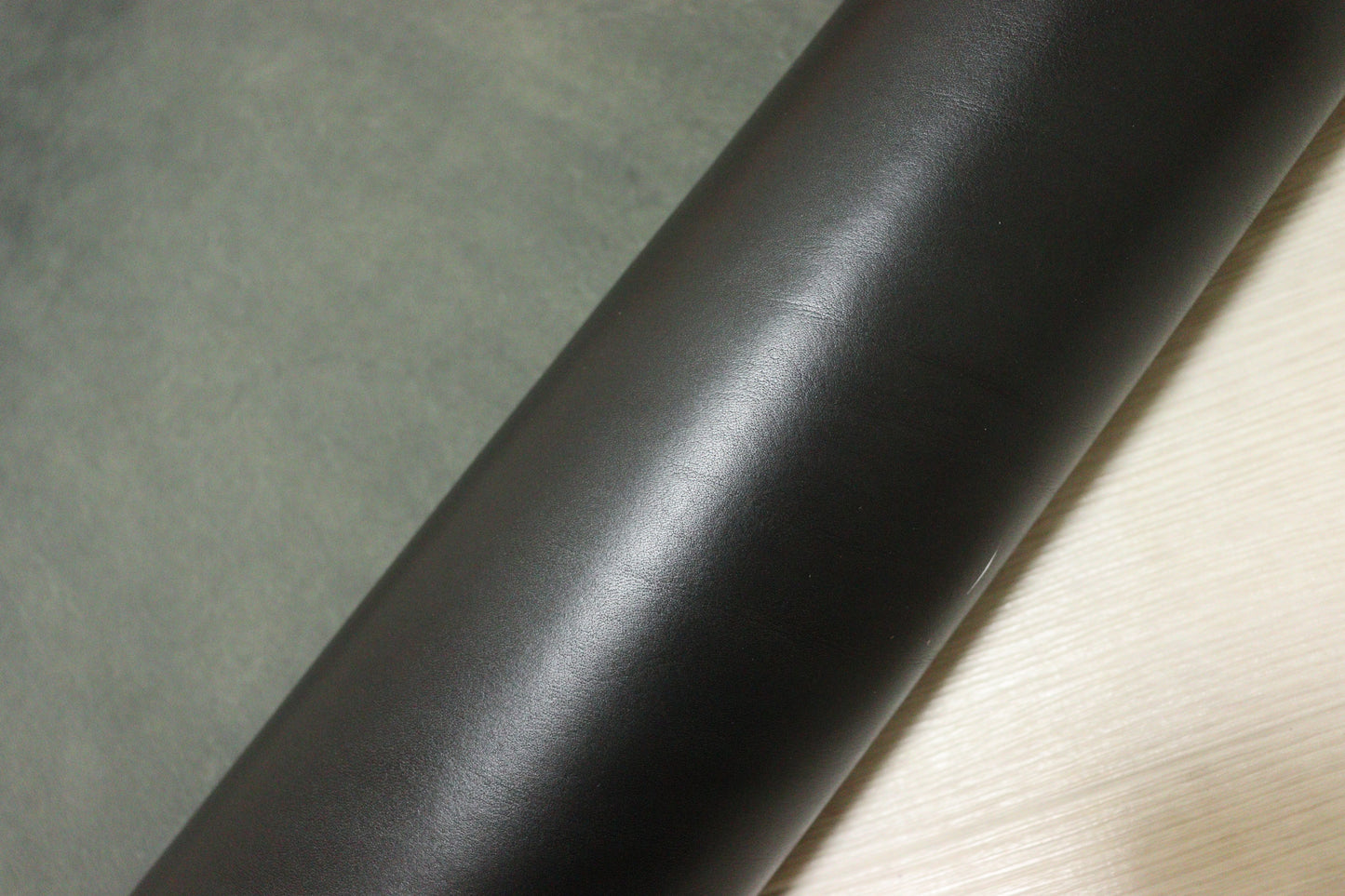 ds70円！イタリアンレザー　トスカーナ　オイルヌメ　ブラック　96ds
