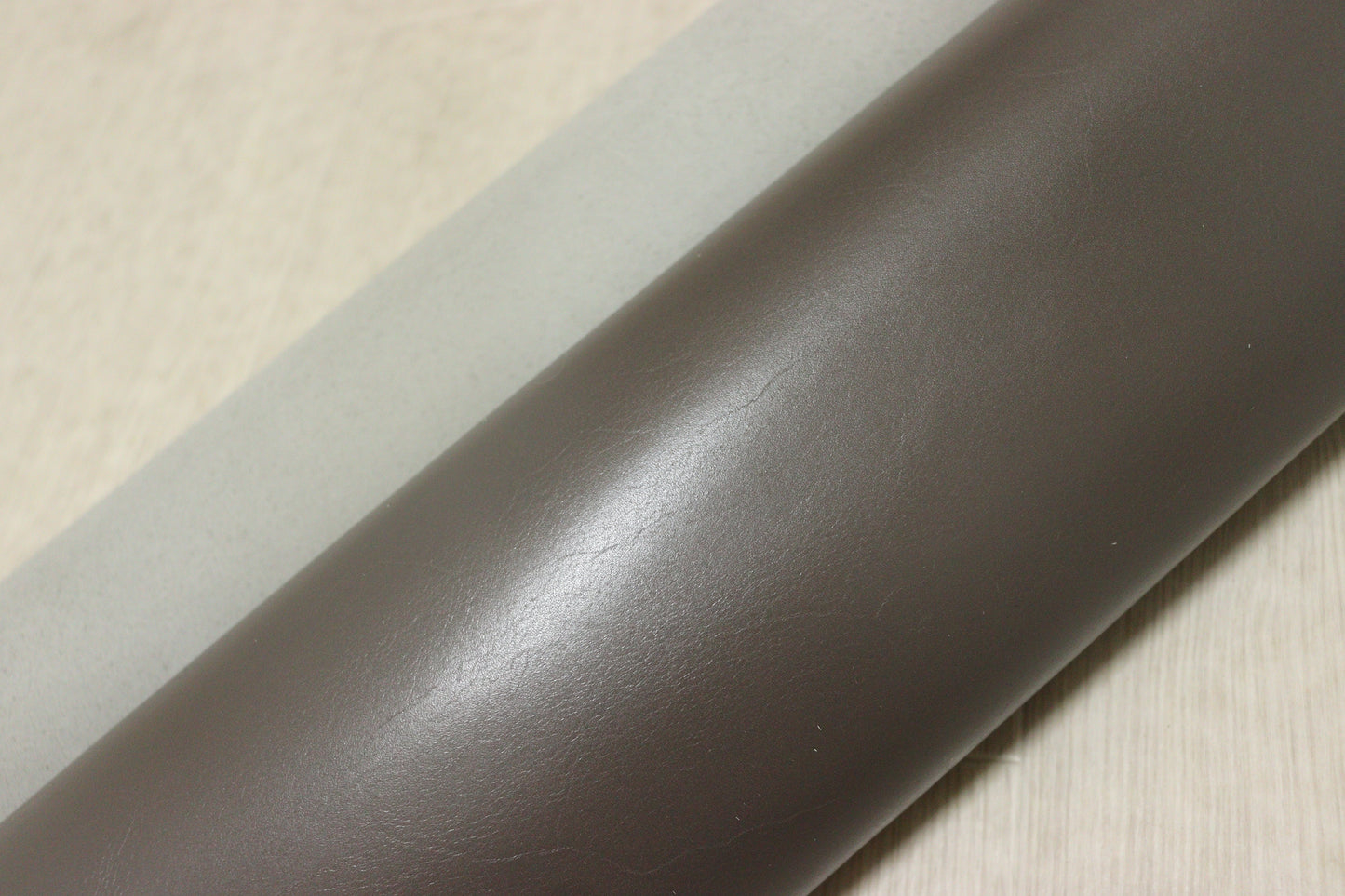 ds25円！新入荷！顔料仕上げ　オリーブグレー　スムース加工　183ds