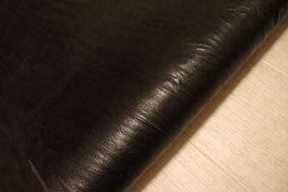 ds72円！イタリアンレザー　オイルヌメ　ショルダー　絞り加工　ブラック　138ds