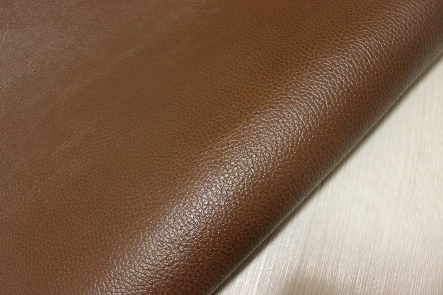 ds38円！新入荷！イタリアンレザー　やや訳あり　シボ型押し　チョコブラウン　175ds